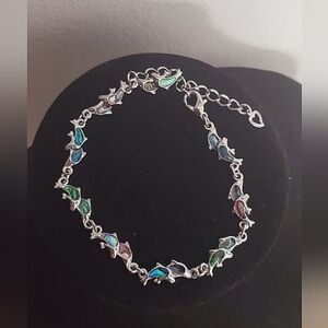 Silver Tone Color Fish Bracelet. 🌴